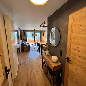 https://tres-bel-appartement-au-gets.hotels-rhonealpes.com